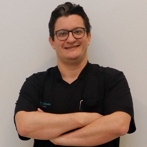 Dr. Rutsnei Schmitz Junior, hair transplant surgeon at Hair Transplant Dubai
